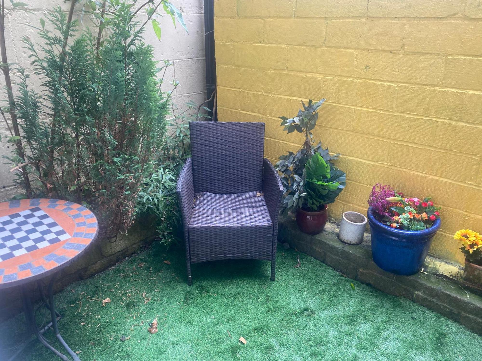 Quiet Lower Floor 2 Bed City Apartment With Private Patio Garden Bath Exterior foto