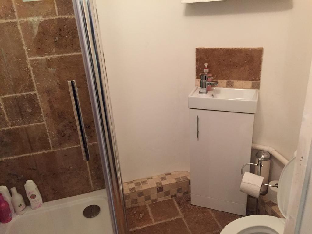 Quiet Lower Floor 2 Bed City Apartment With Private Patio Garden Bath Exterior foto